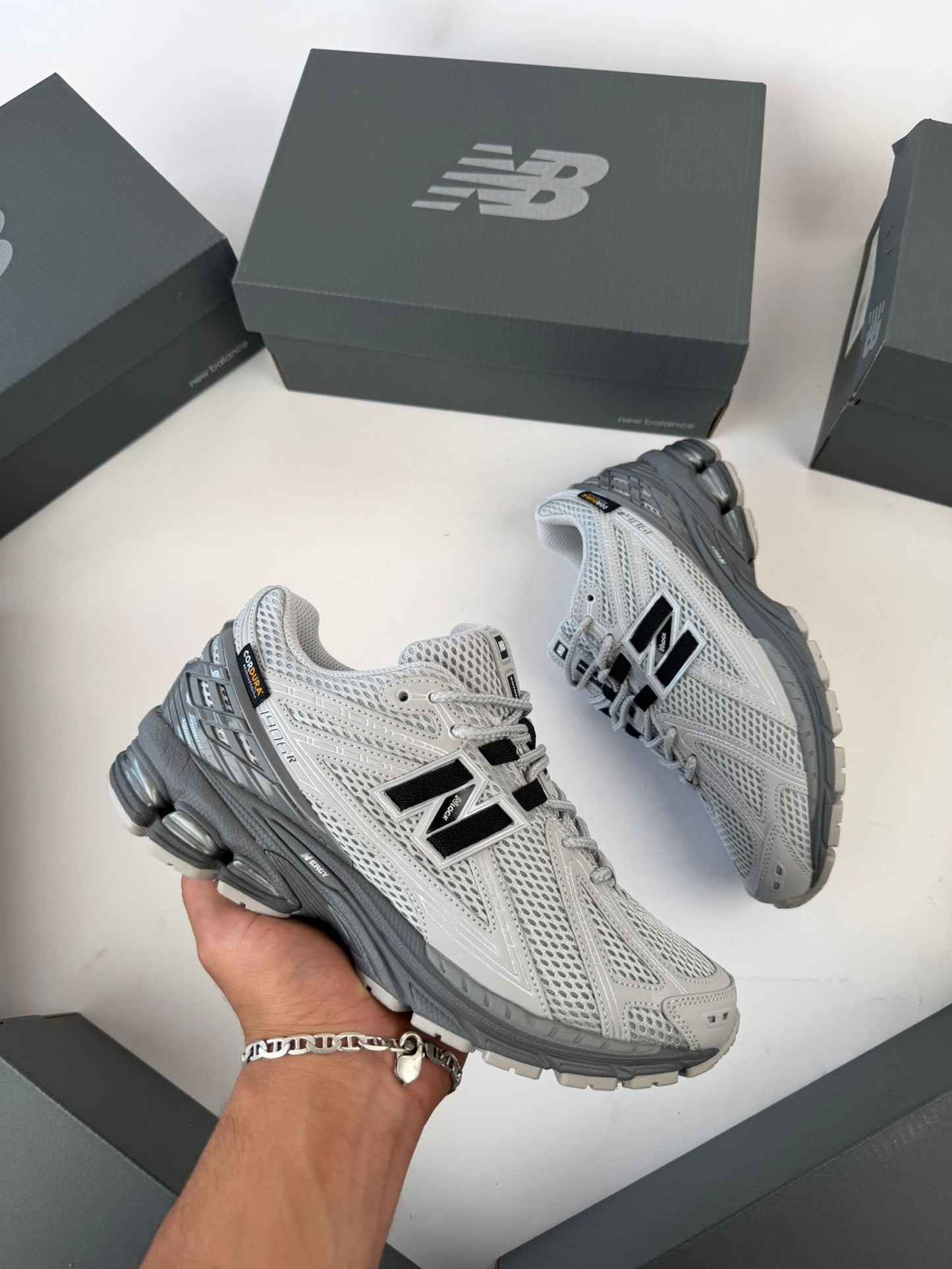 New Balance 1906 R