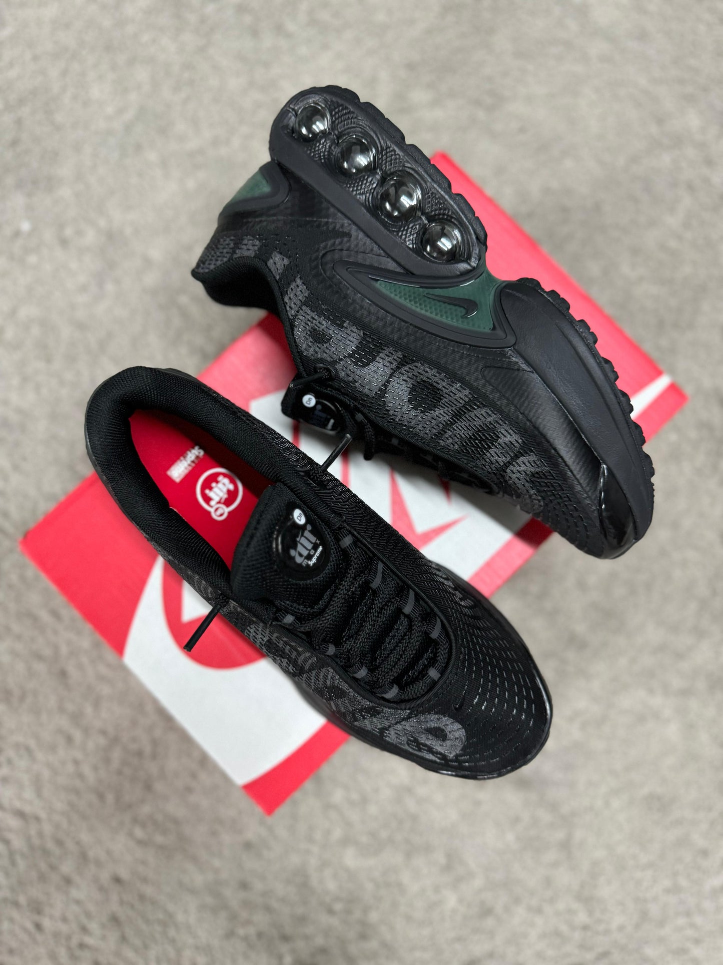 Air Max DN x Supreme
