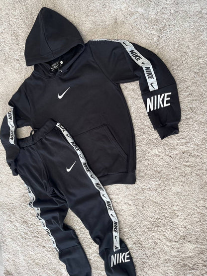 Chándal negro Nike
