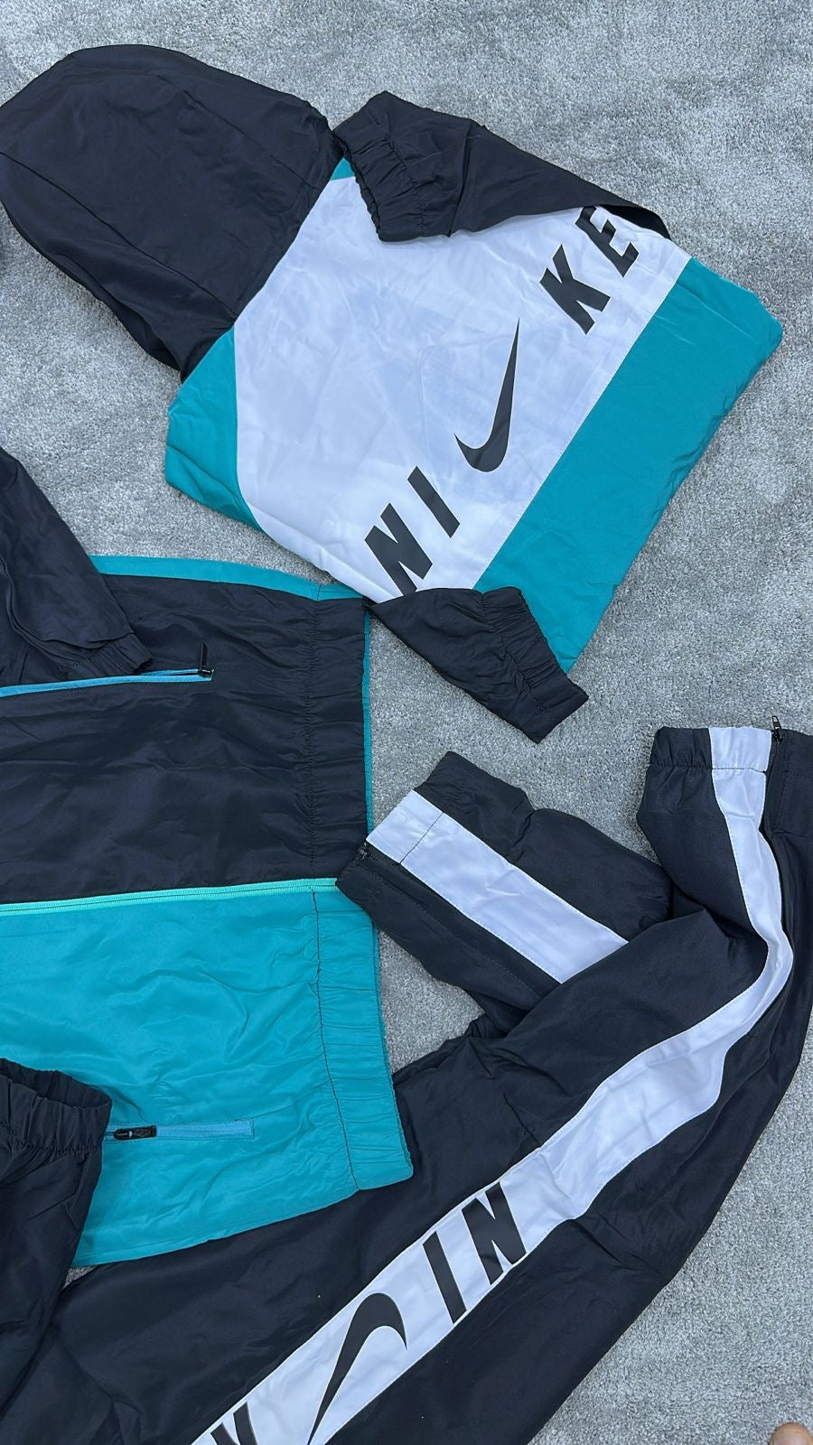 Nuevo modelo 
Chándal Nike TN