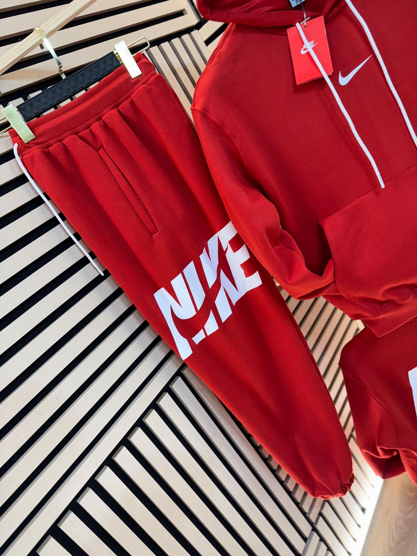 Chandal Nike rojo