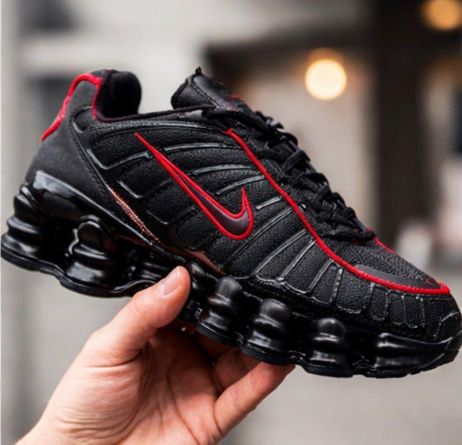 NIKE SHOX