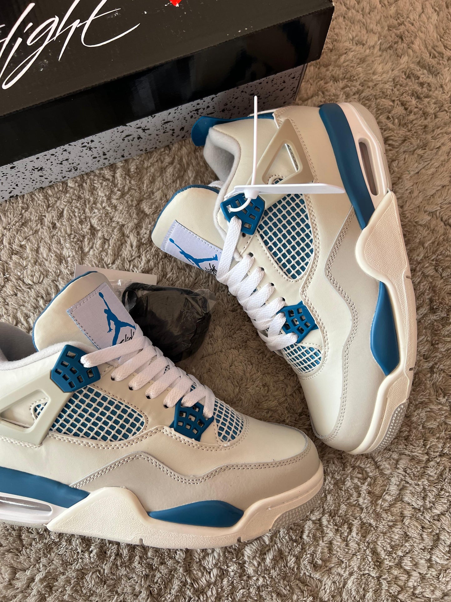 Jordan retro 4 blanco/azul calidad G5