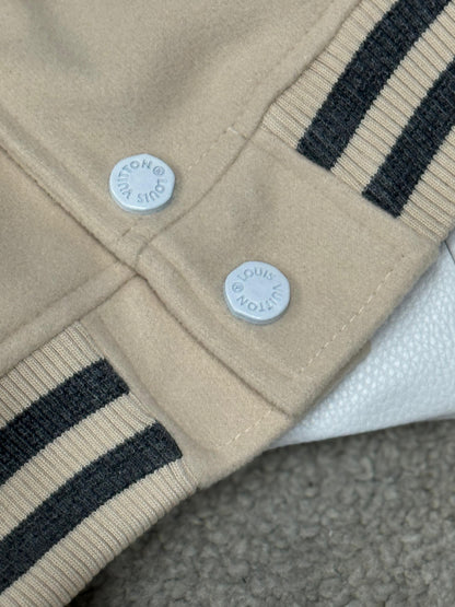 Chaquetas LOUIS VUITTON

Calidad *HOT GAME*