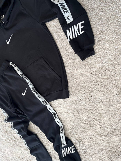 Chándal negro Nike