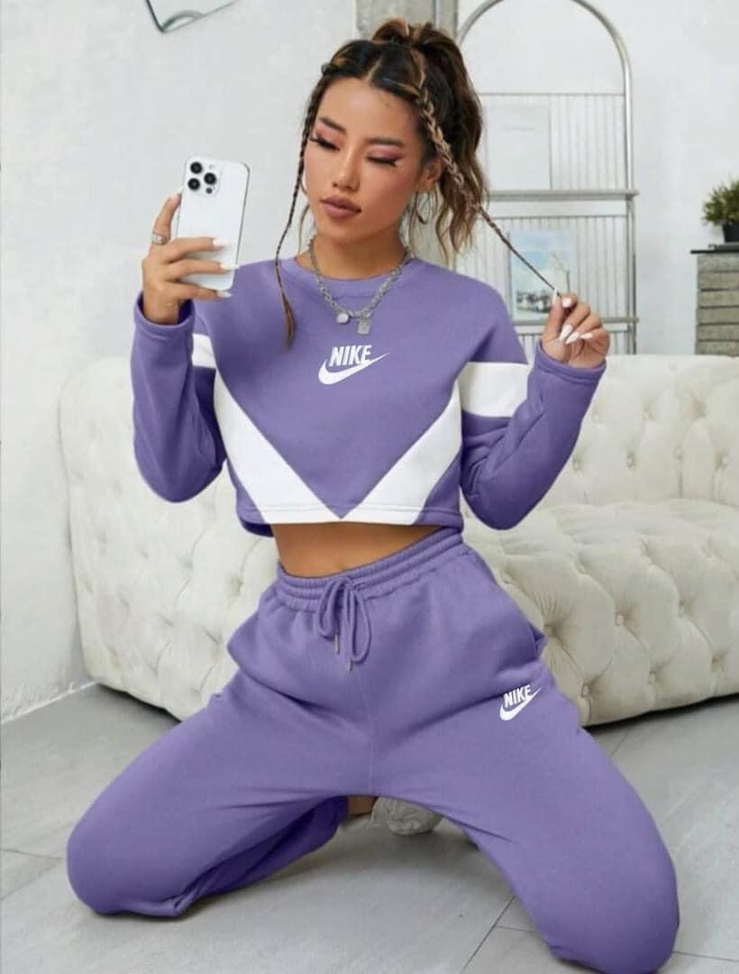 Conjunto Nike mujer morado