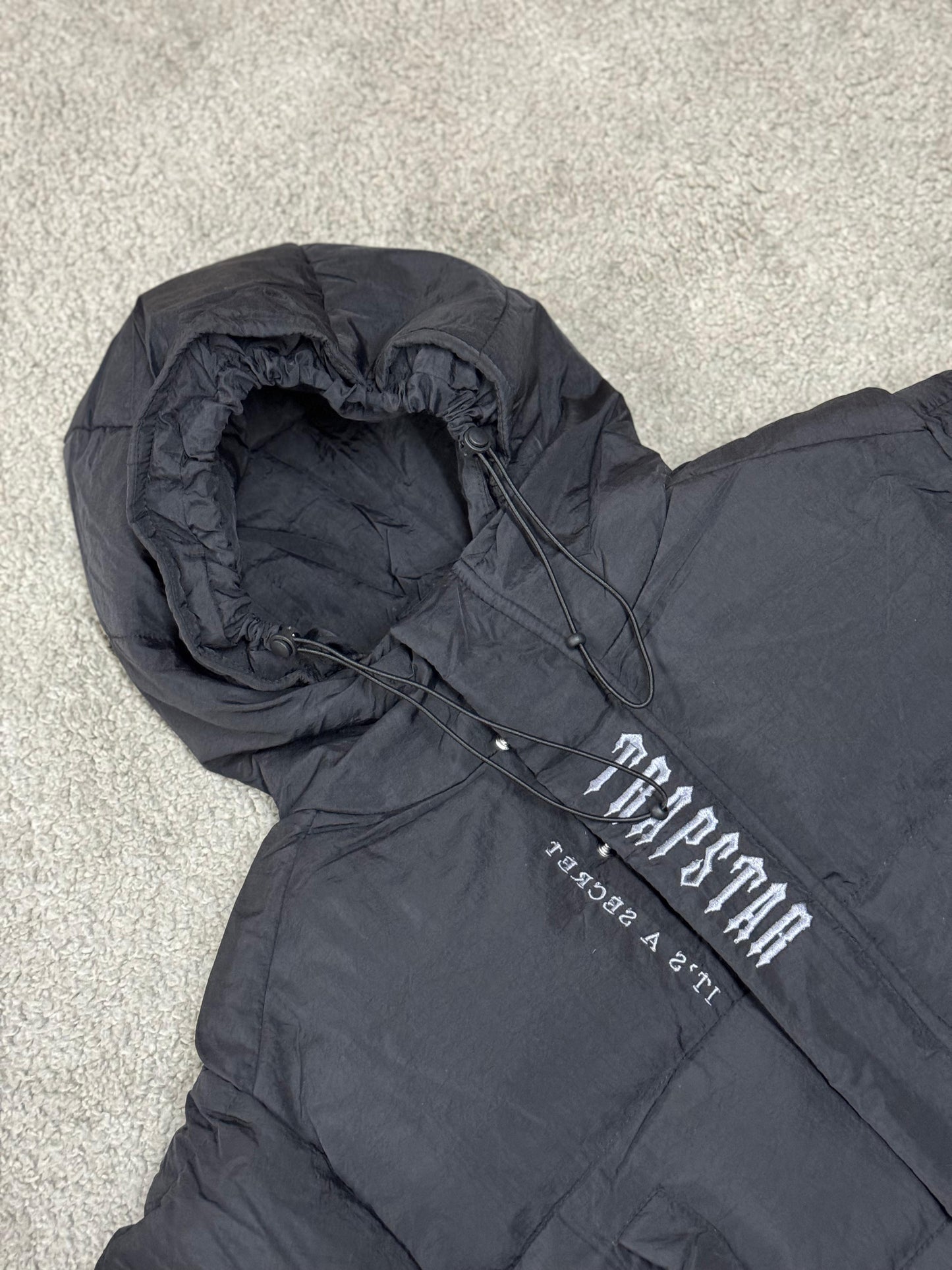 Chaquetas TRAPSTAR it’s secret

Chica