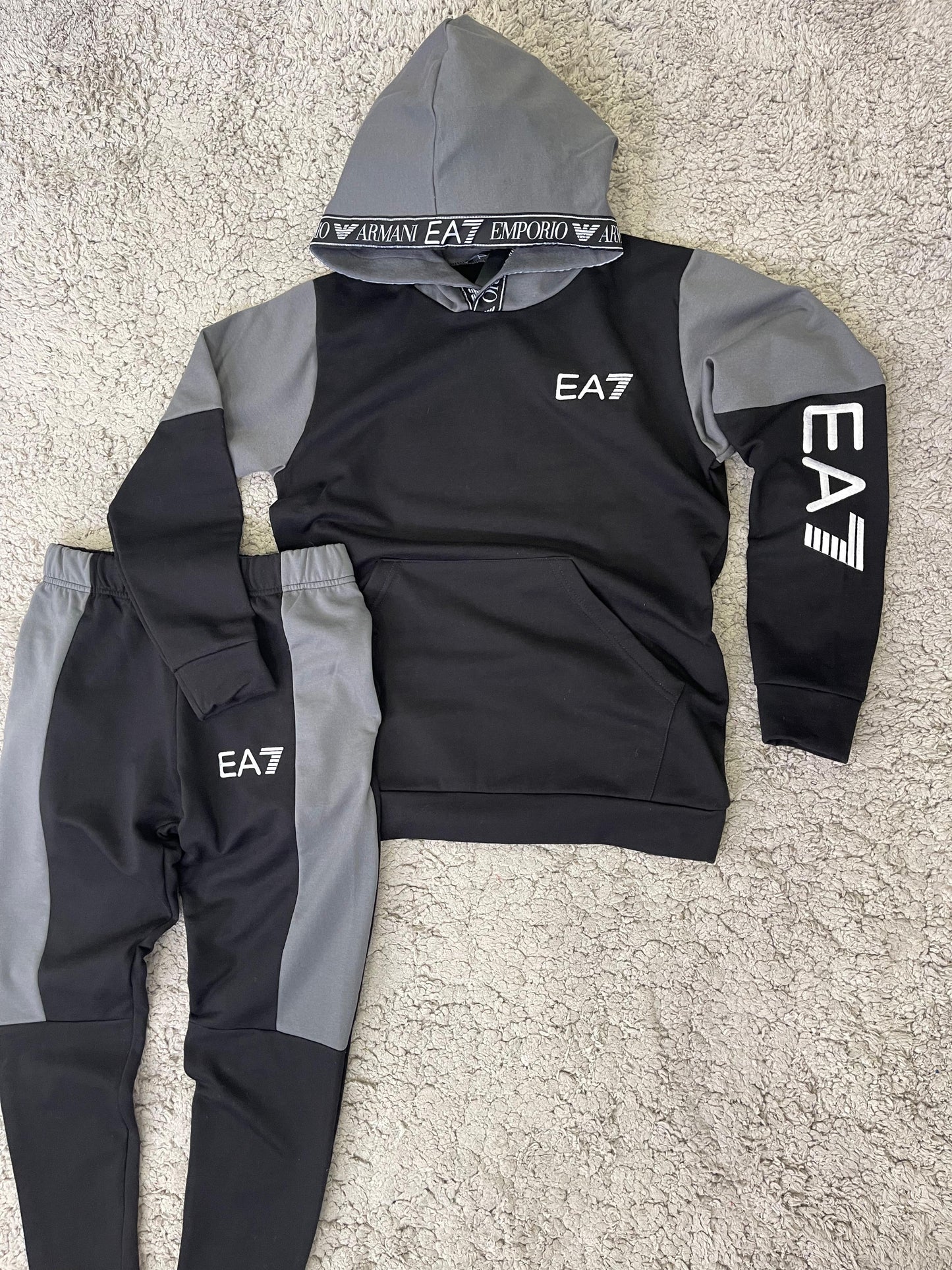 Nuevo Chándal EA7