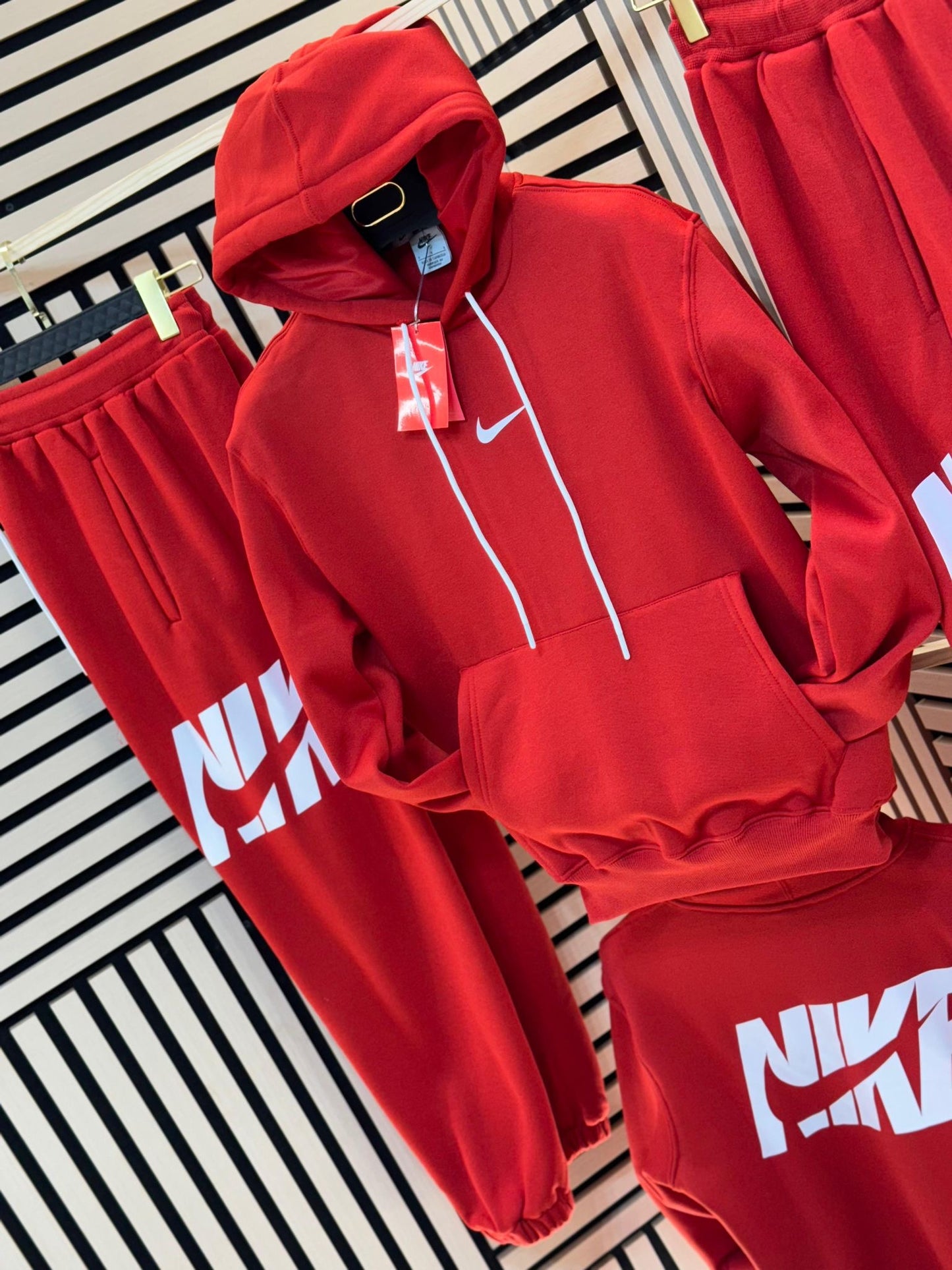 Chandal Nike rojo