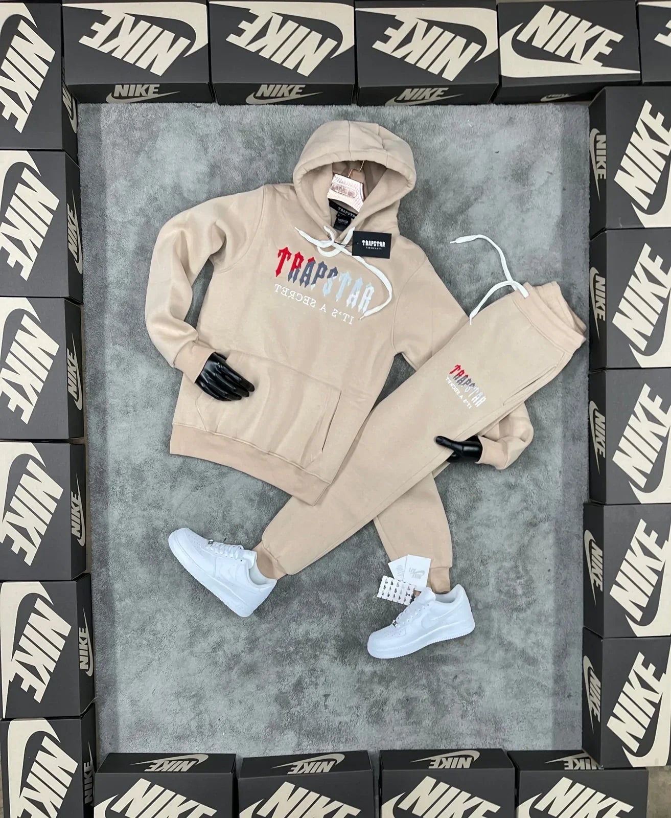 TRAPSTAR BEIGE MÁXIMA CALIDAD