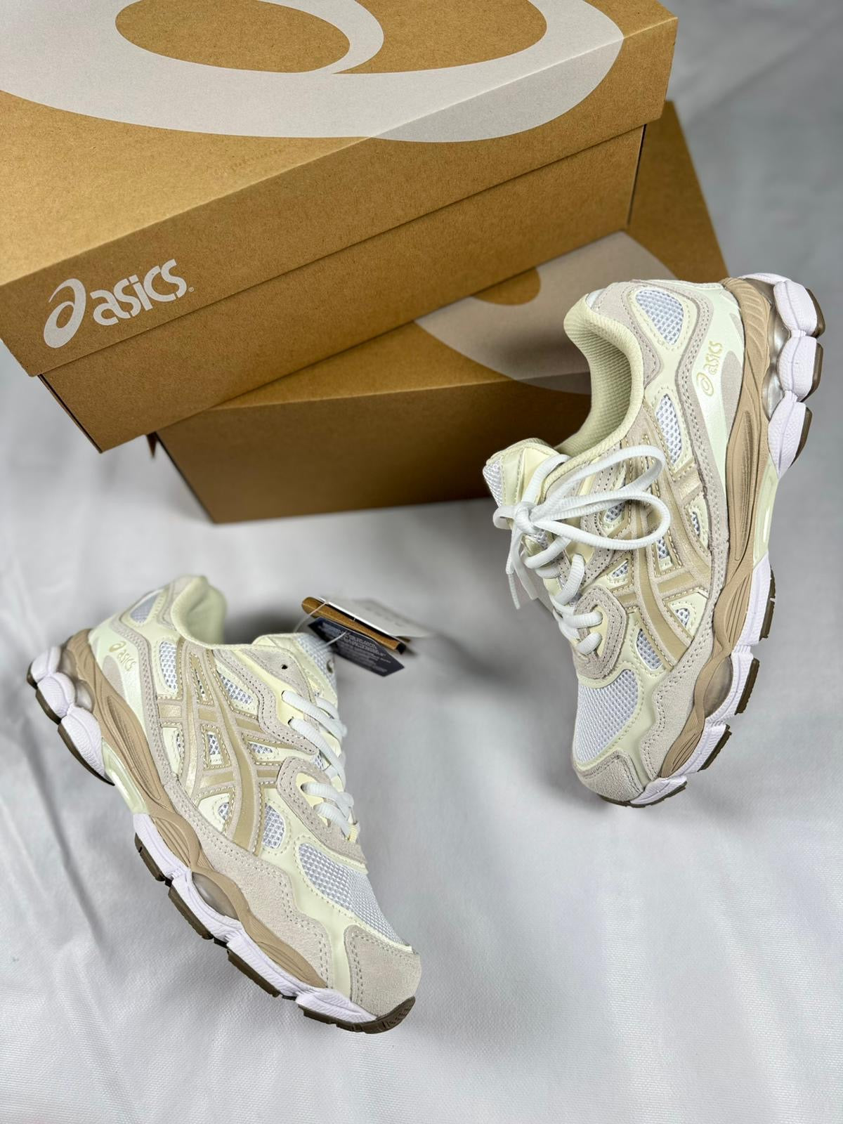 🔥 ASICS Gel color crema