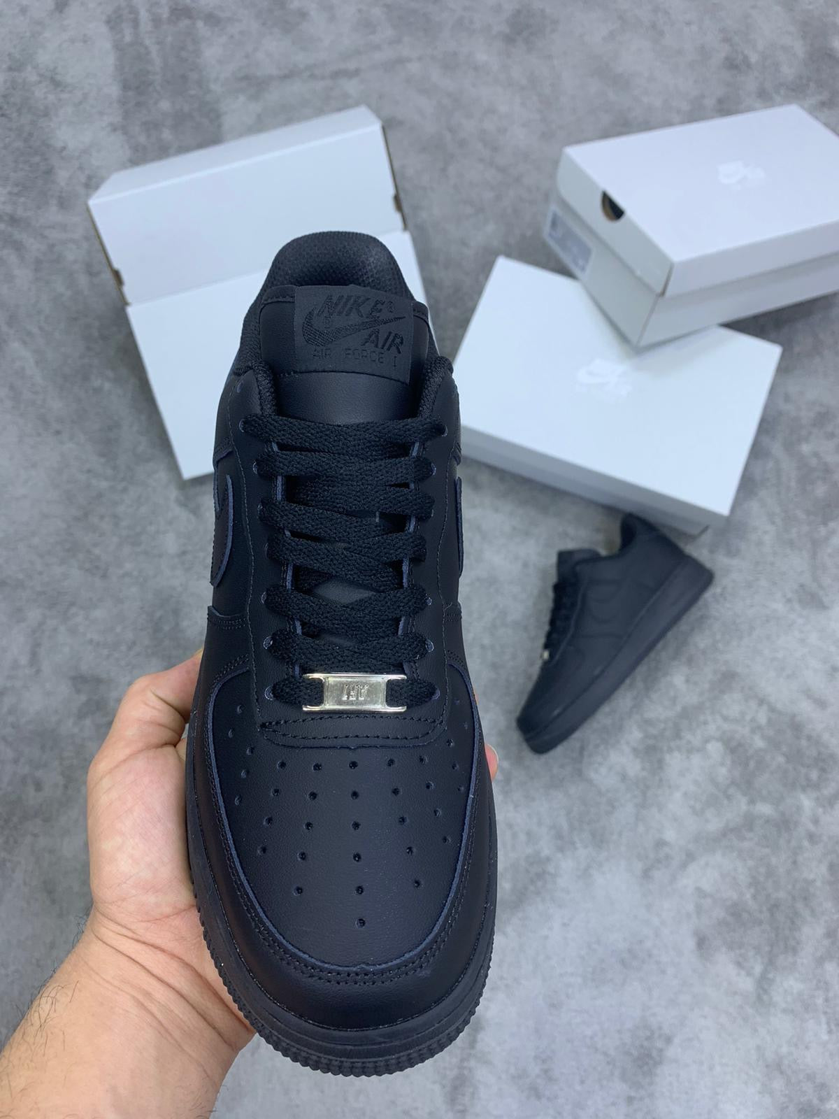 Air force 1 low “negras”