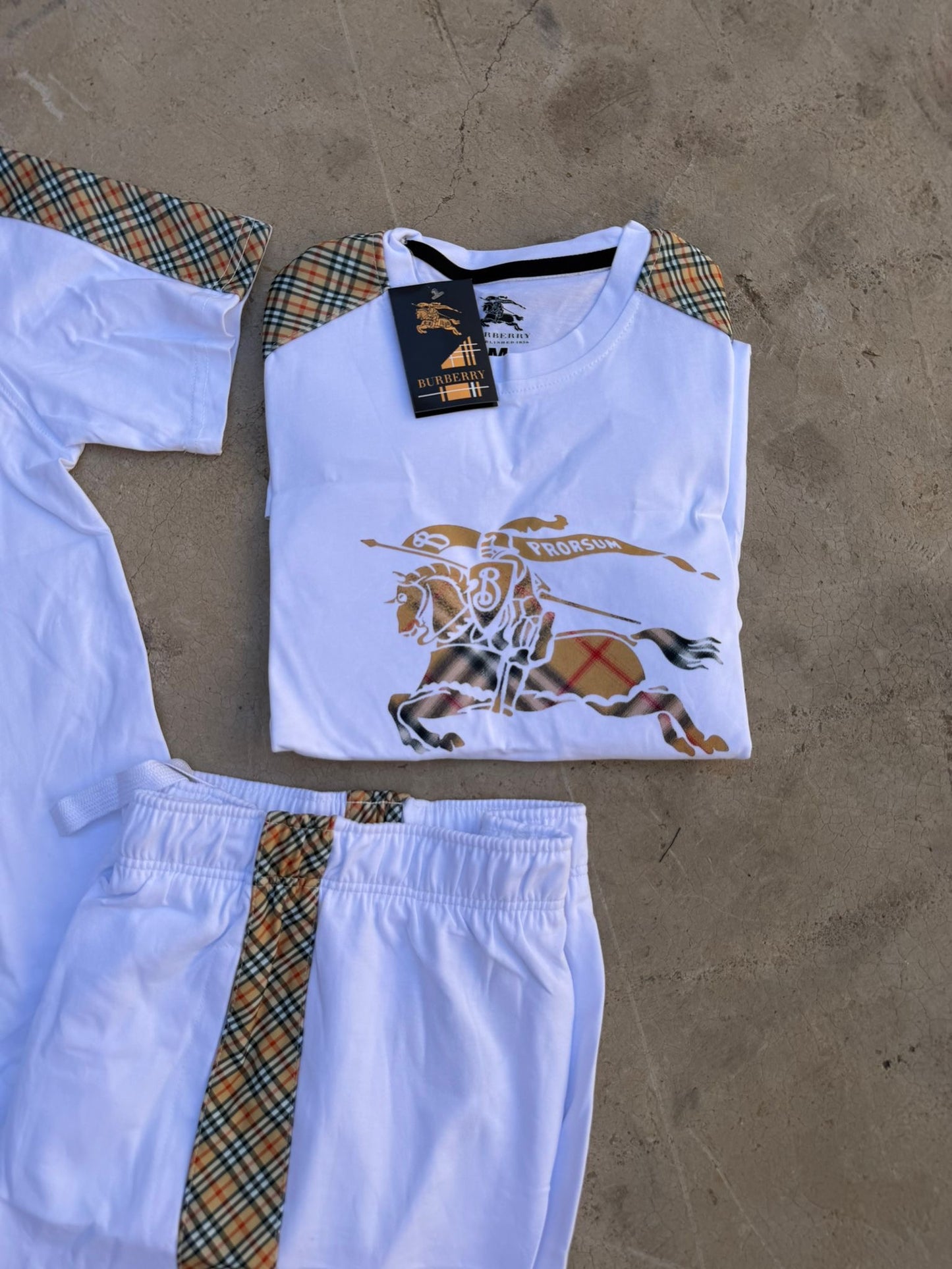 Conjunto burberry verano 2026