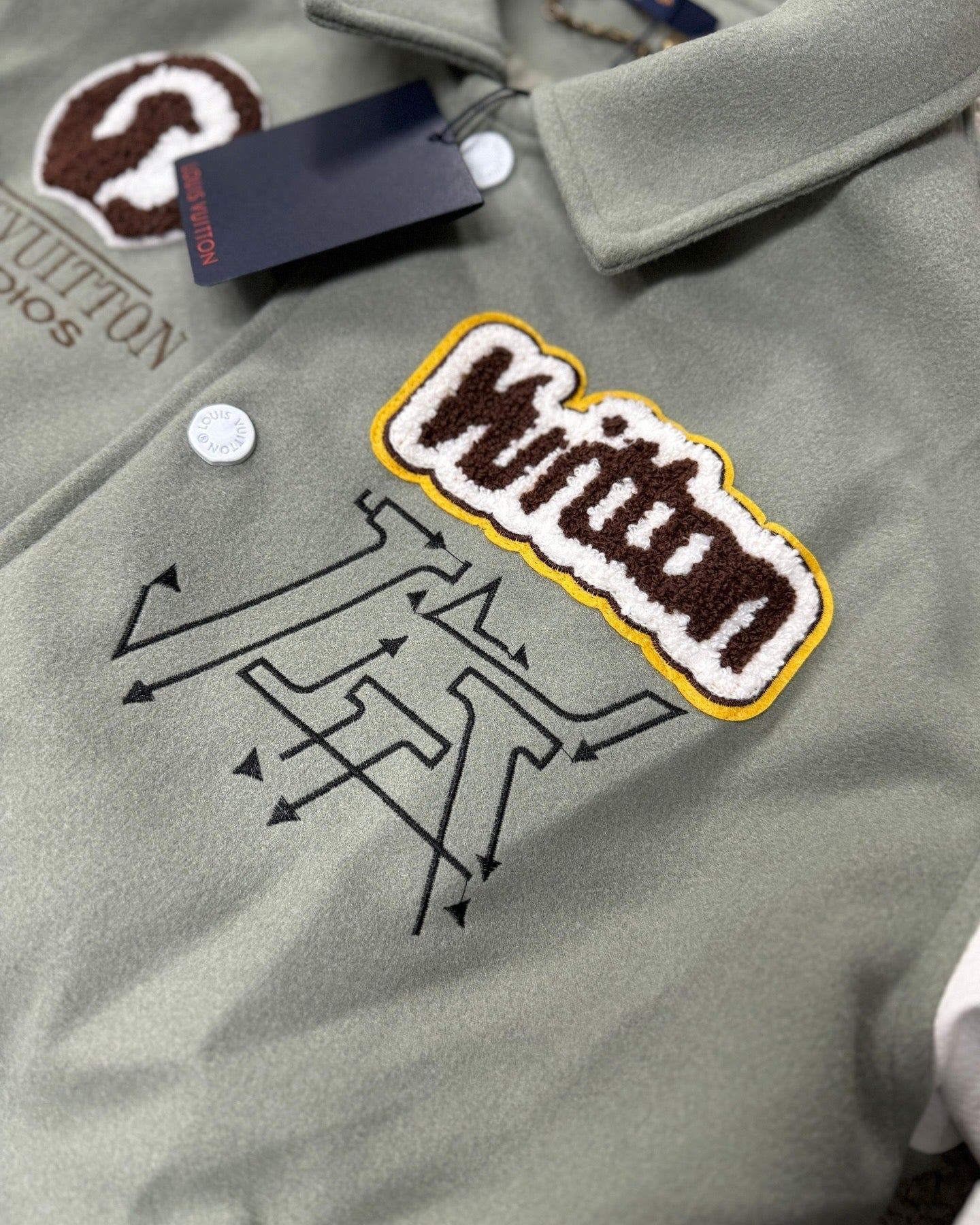 Chaquetas LOUIS VUITTON

Calidad *HOT GAME*