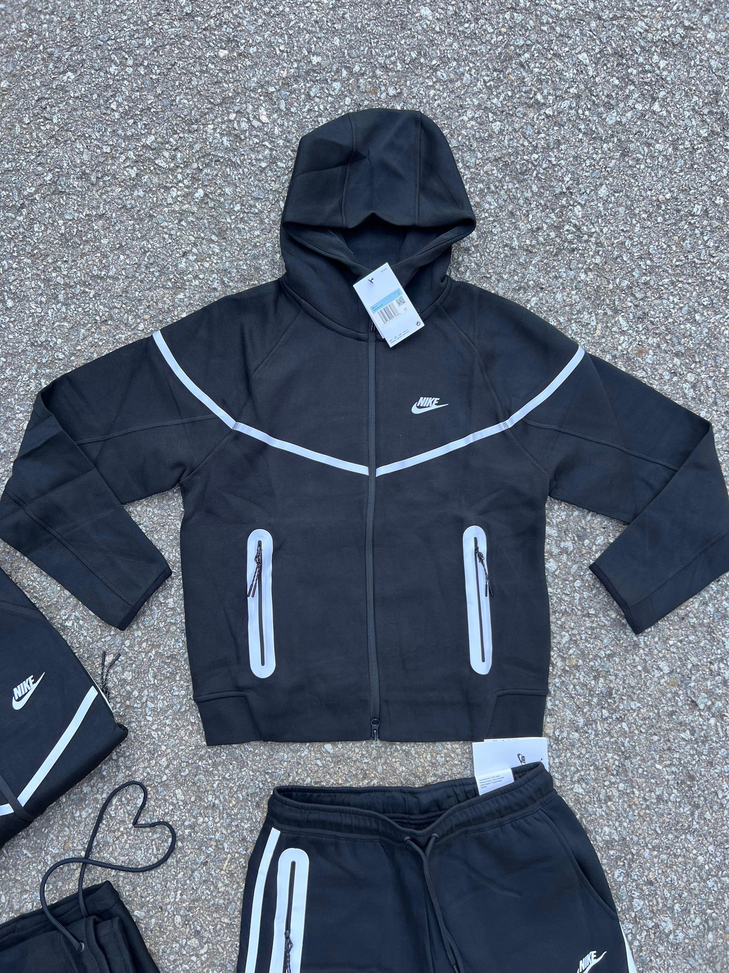 Chándal Nike tech eléctrico