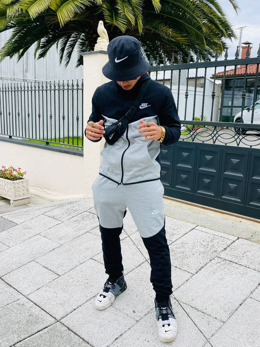 NIKE TECH GRIS/NEGRO