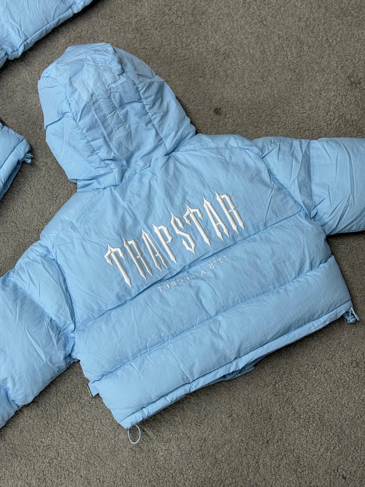 Chaquetas TRAPSTAR it’s secret

Chica
