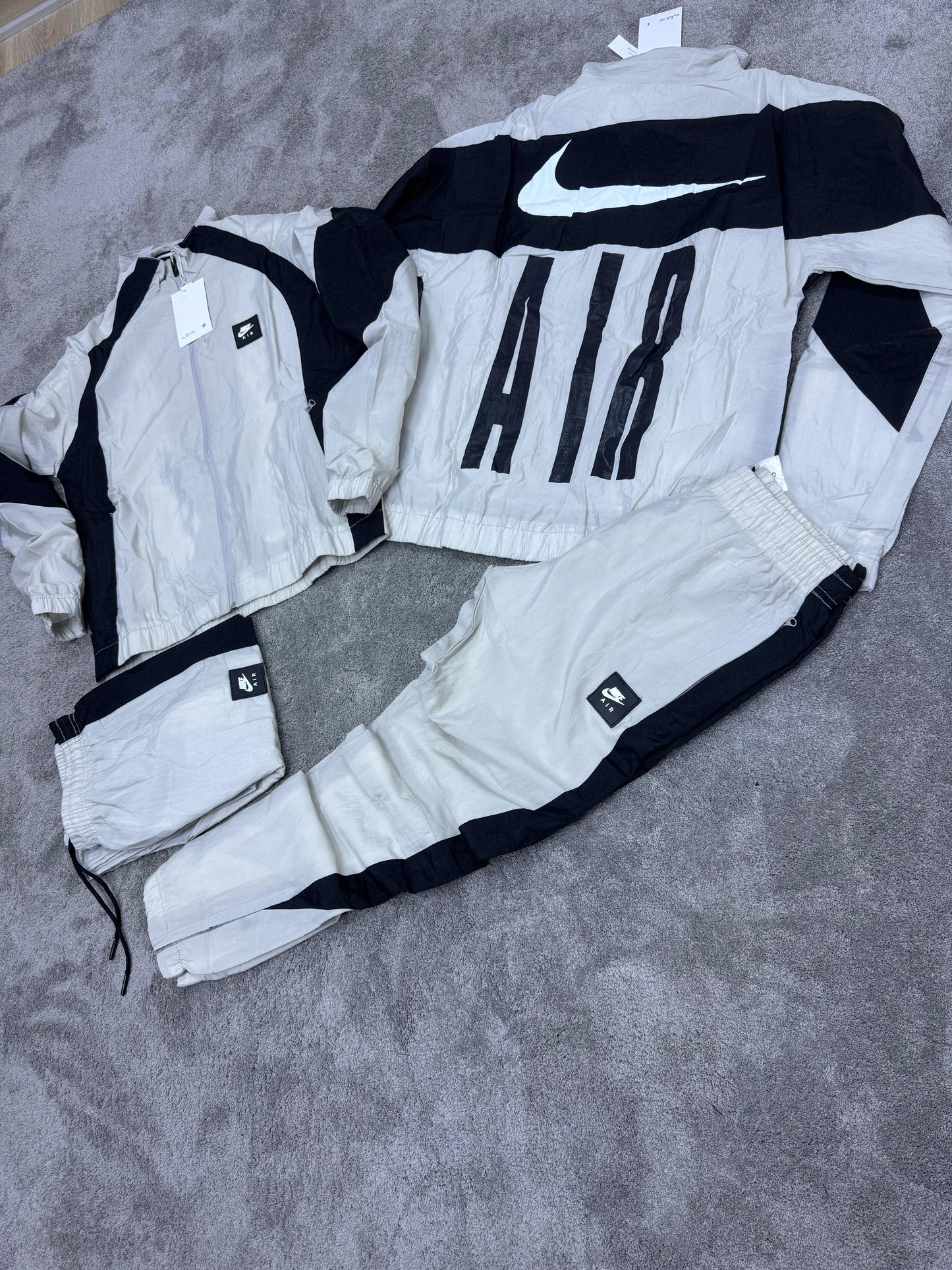 Chándal Nike AIR

CALIDAD INIGUALABLE G5