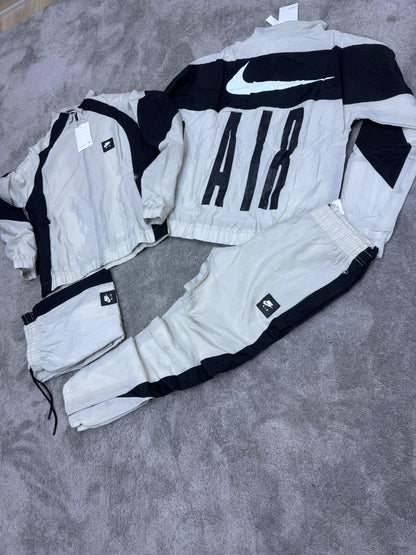Chándal Nike AIR

CALIDAD INIGUALABLE G5