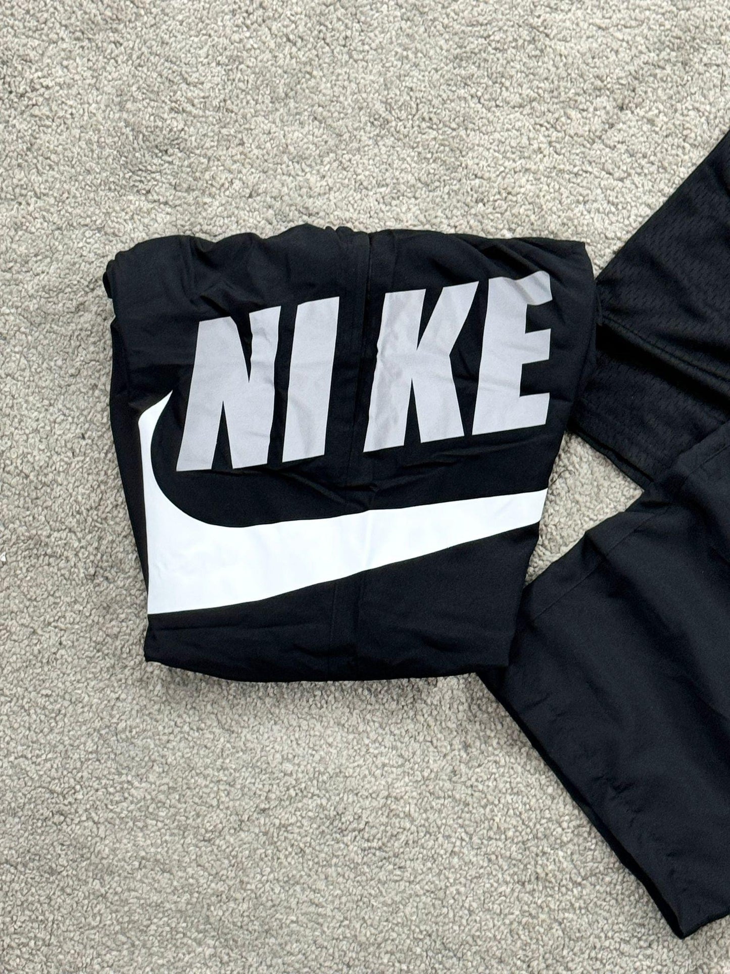 Conjunto verano  nike reflectante G5