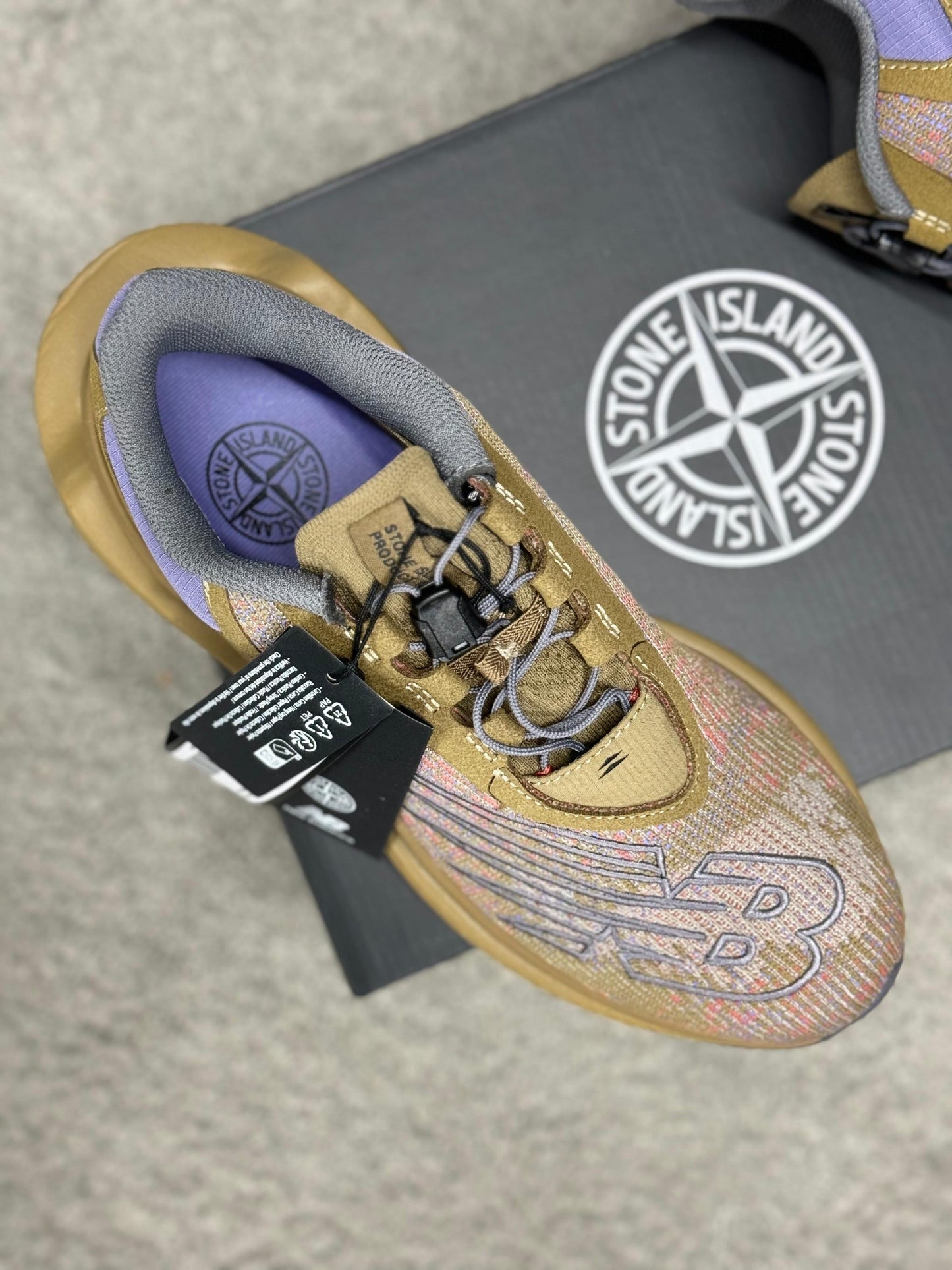 Stone island  dorada máxima calidad
