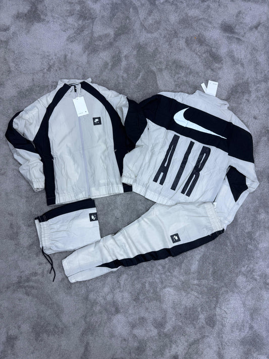 Chándal Nike AIR

CALIDAD INIGUALABLE G5