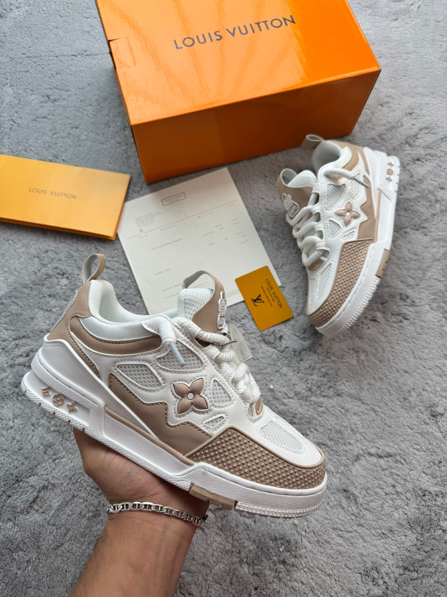 LOUIS VUITTON STAKE