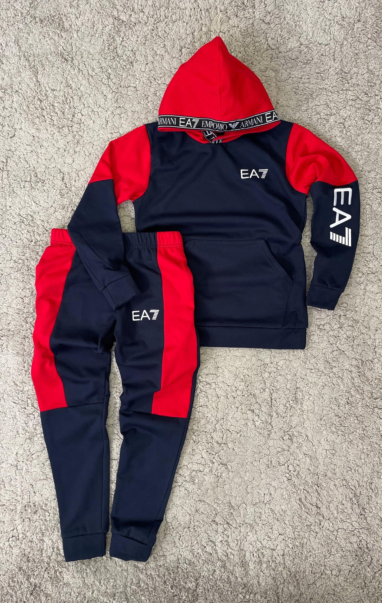Nuevo Chándal EA7