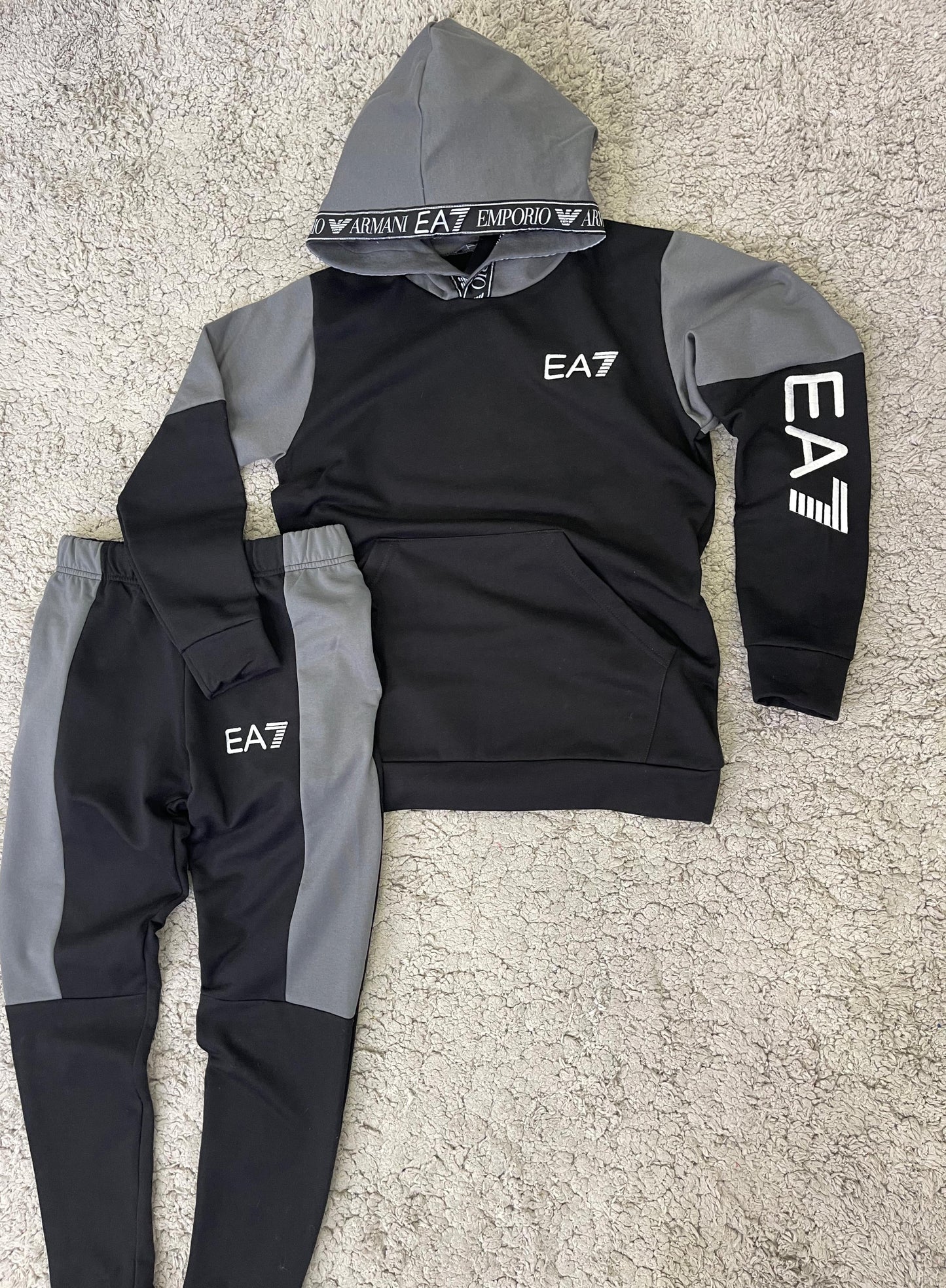 Nuevo Chándal EA7