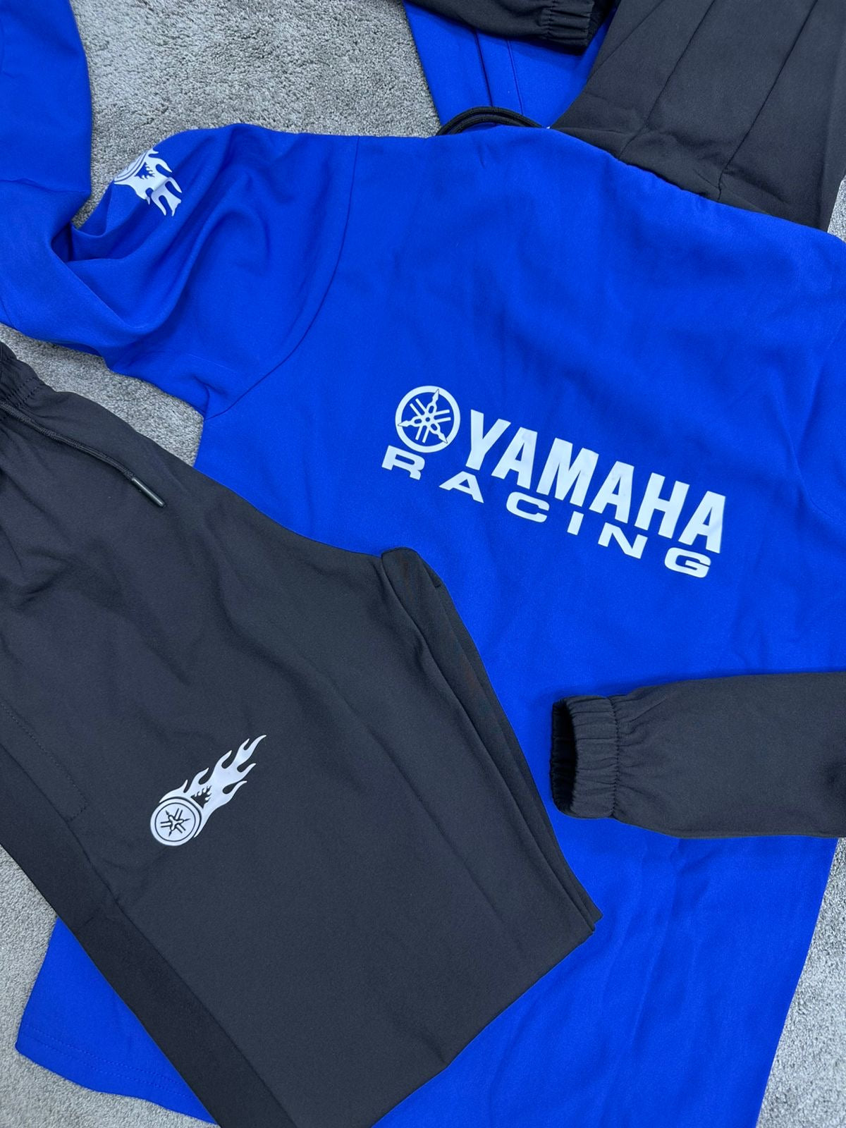 Chándal YAMAHA

Calidad G5