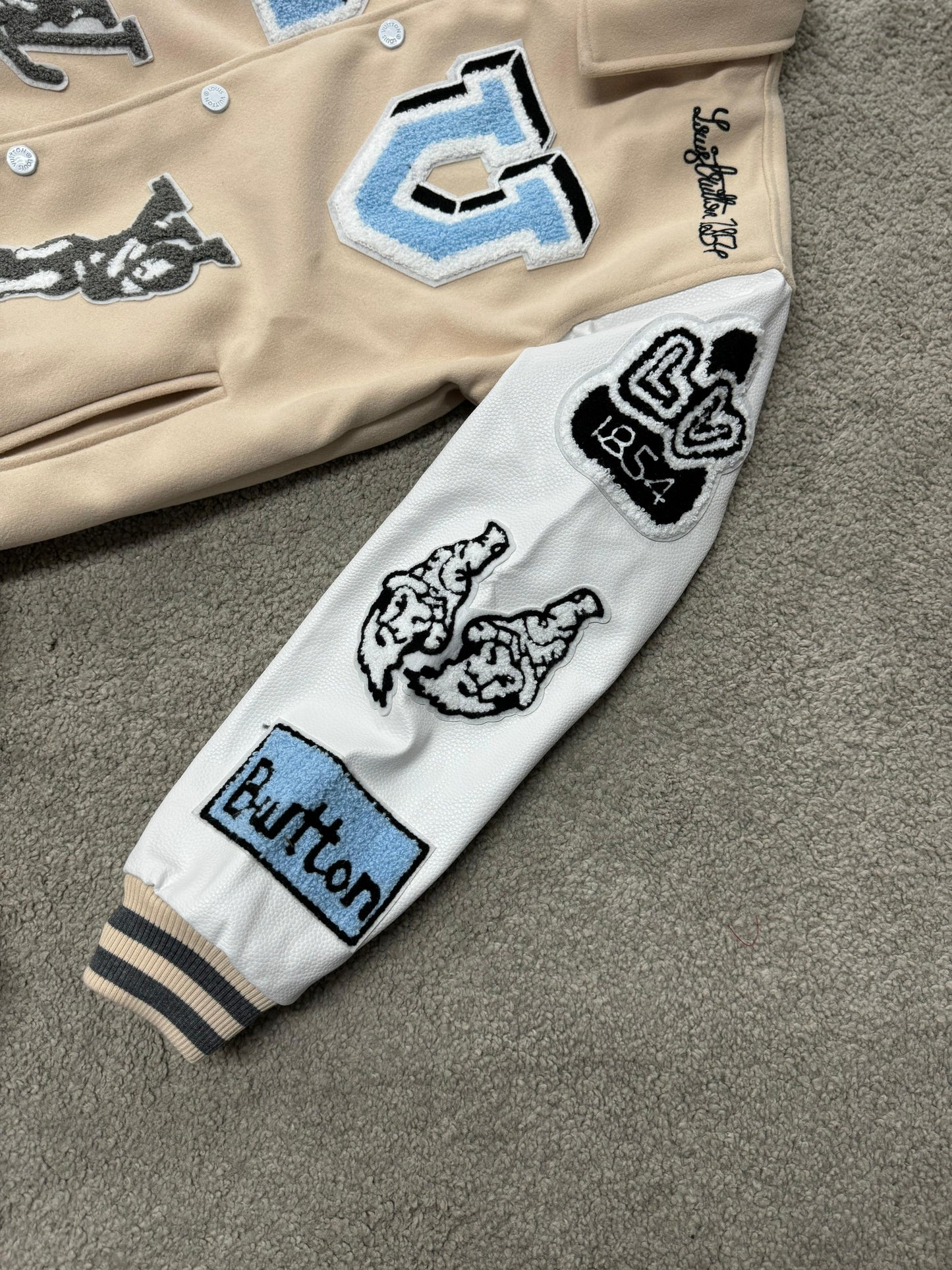 Chaquetas LOUIS VUITTON

Calidad *HOT GAME*
