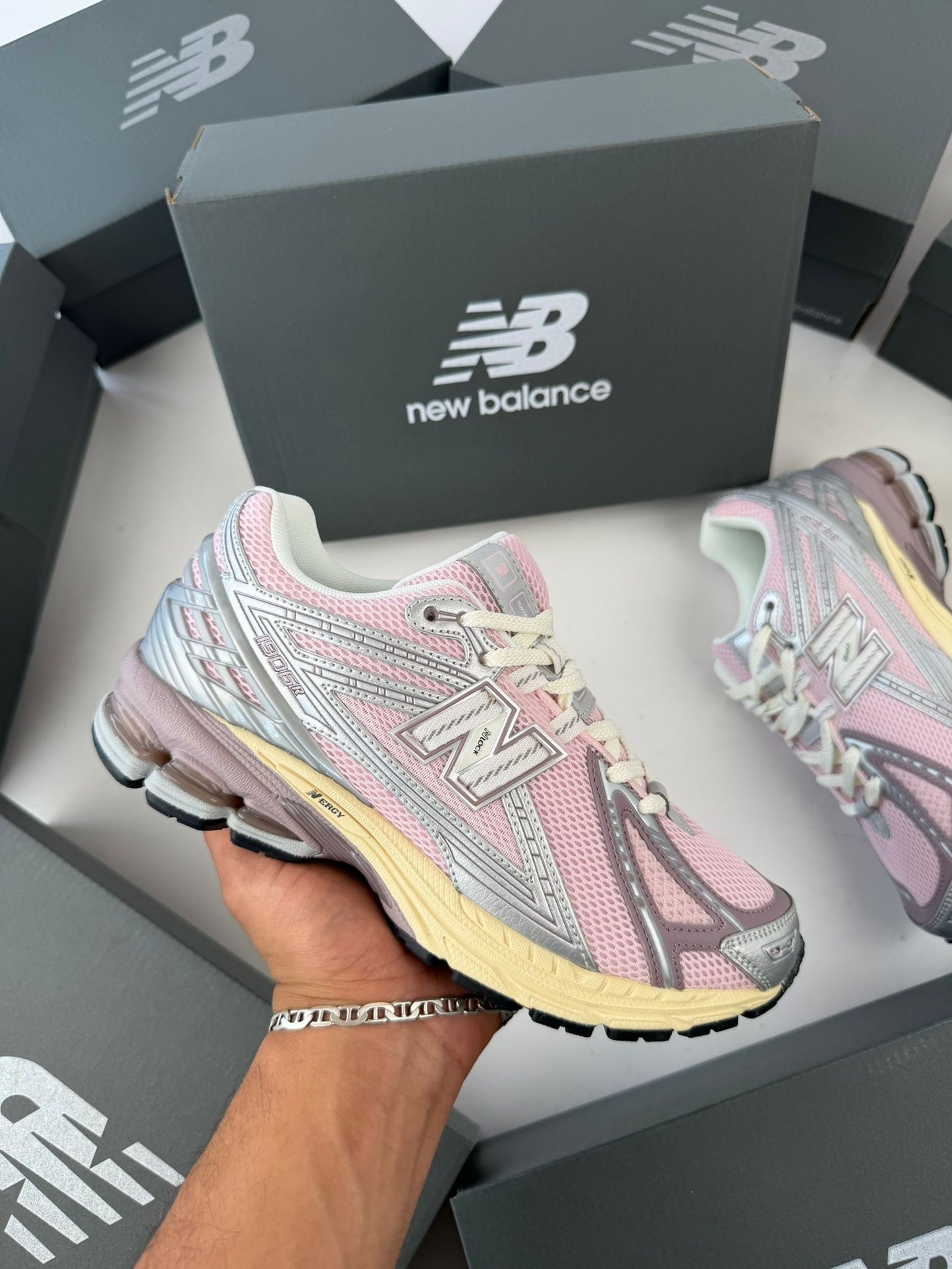 New Balance 1906 R