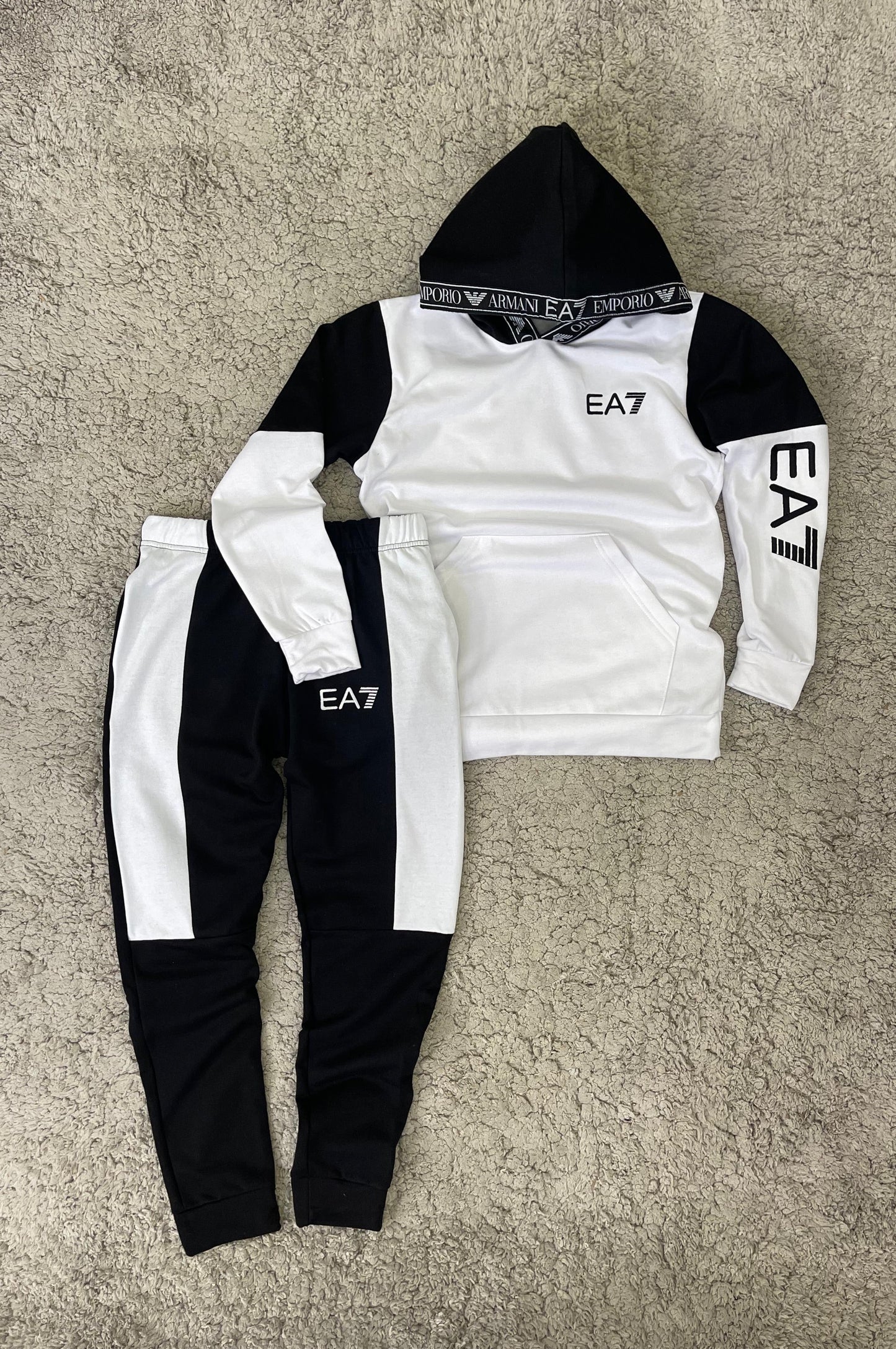 Nuevo Chándal EA7