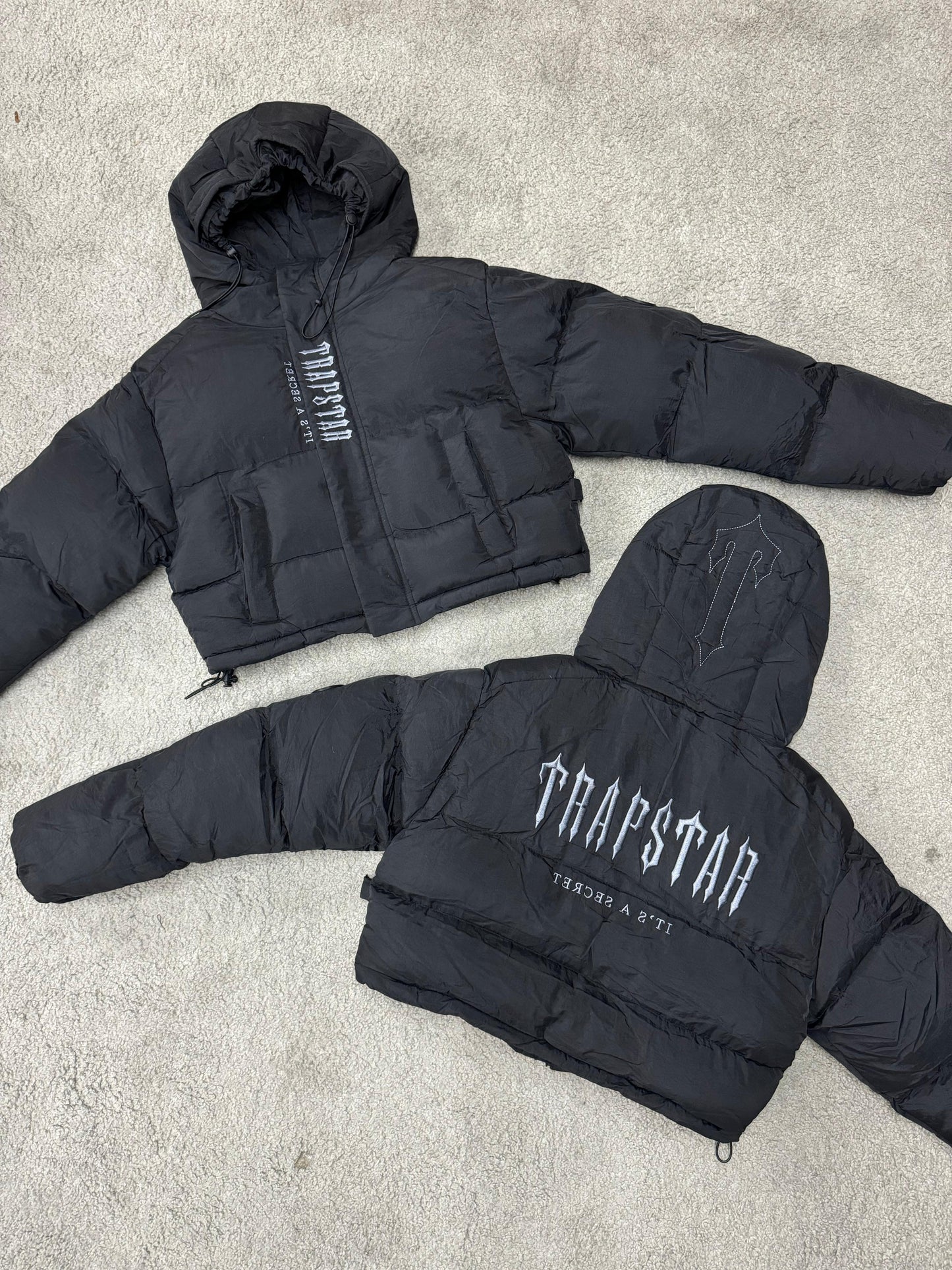Chaquetas TRAPSTAR it’s secret

Chica