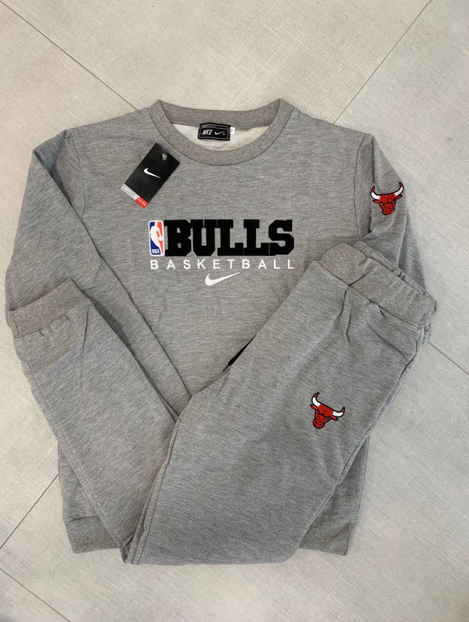 Chándal BULLS GRIS