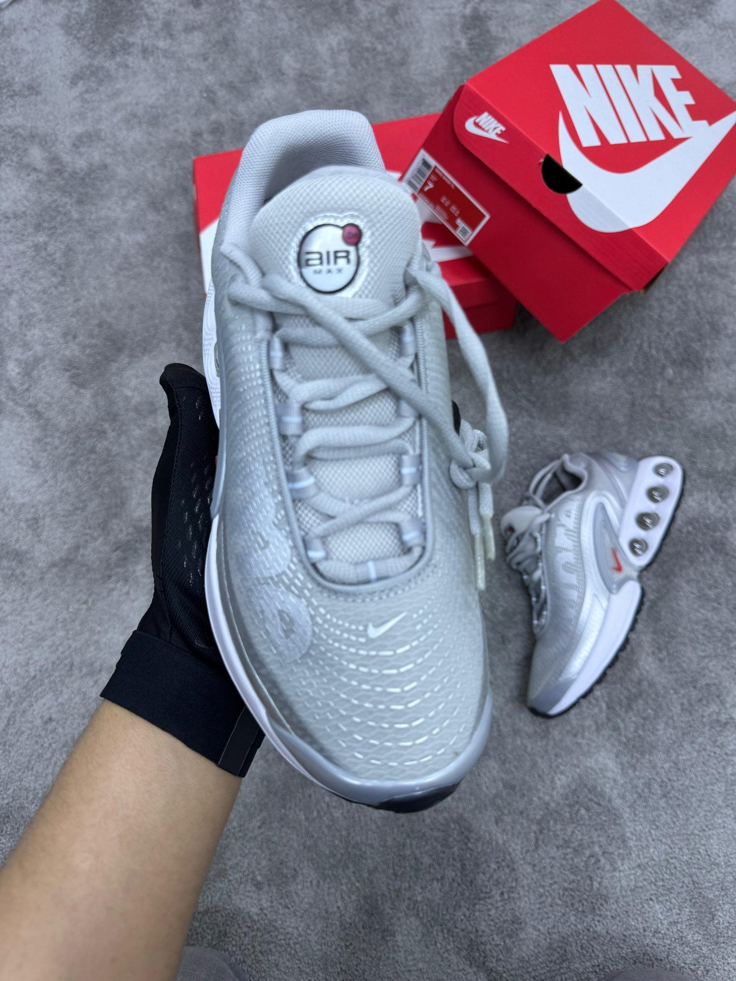 Air Max DN ( Supreme ) ⚪