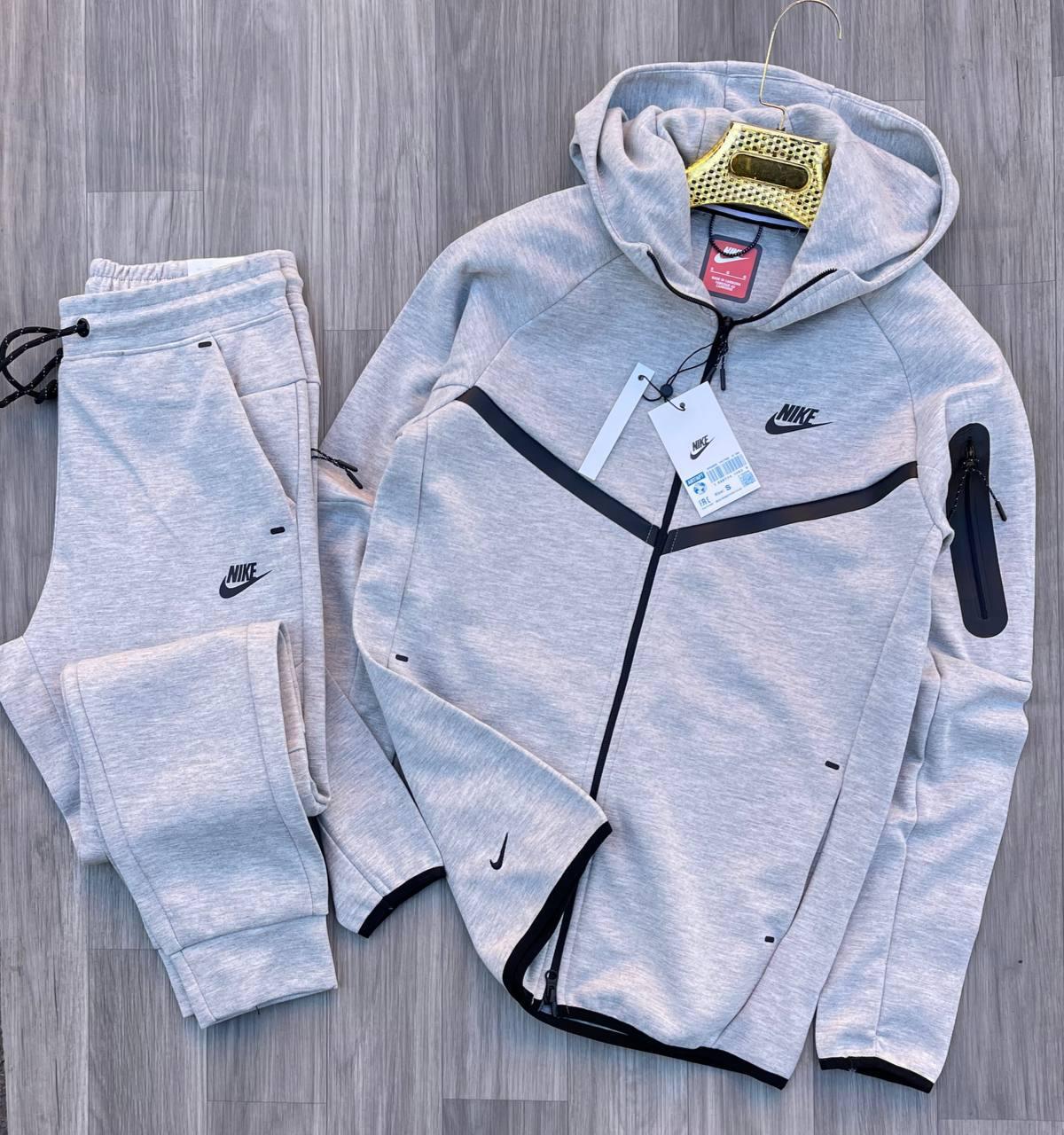 Nike tech